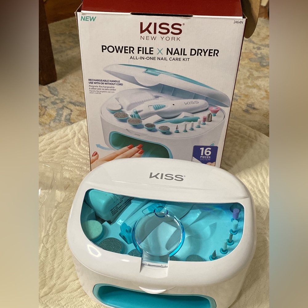 NEW IN BOX SALLY HANSEN PROFESSIONAL ELECTRIC NAIL KIT